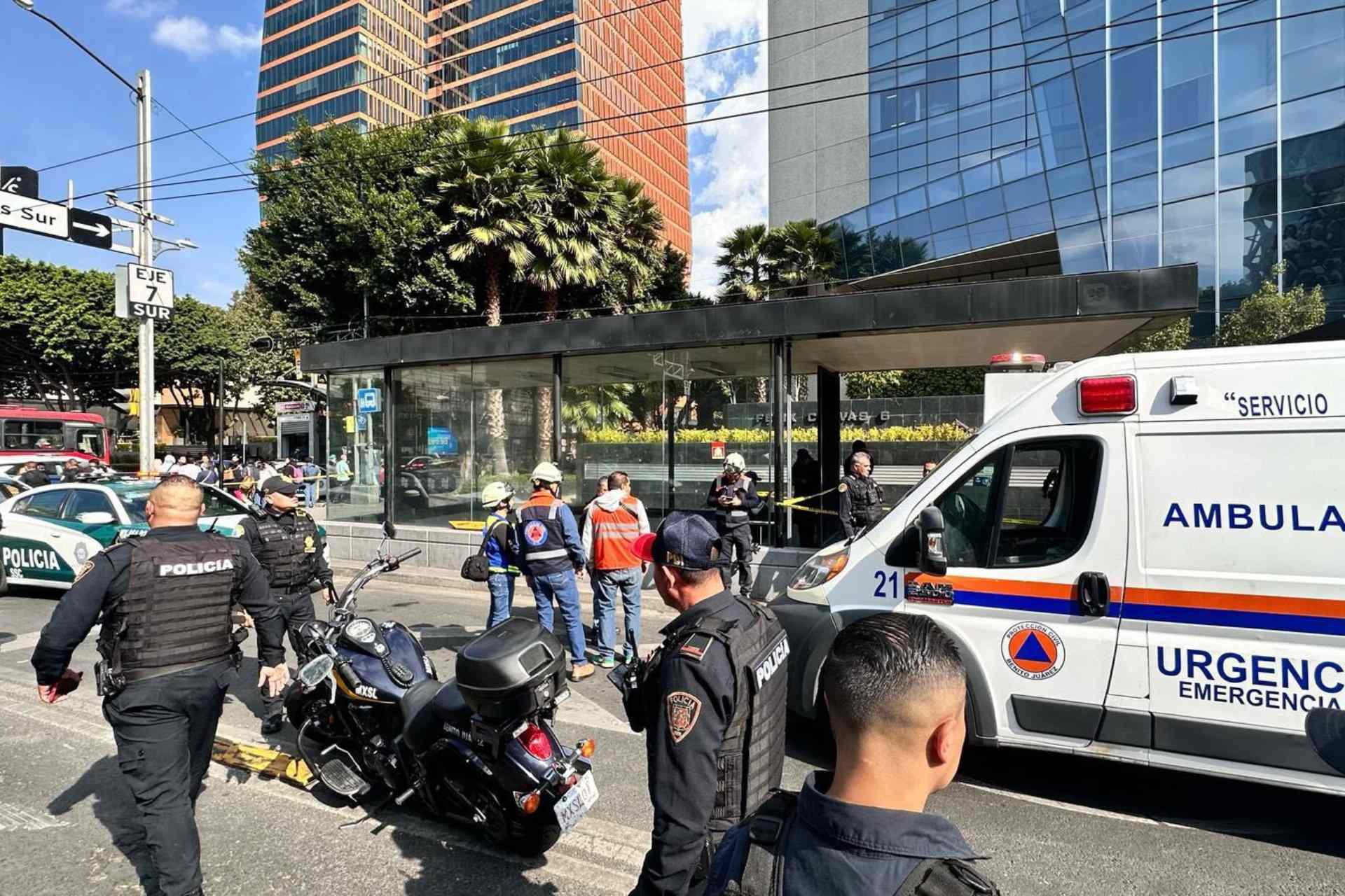 Abaten a hombre en Insurgentes Sur tras intento de asalto Abaten a hombre en Insurgentes Sur tras intento de asalto