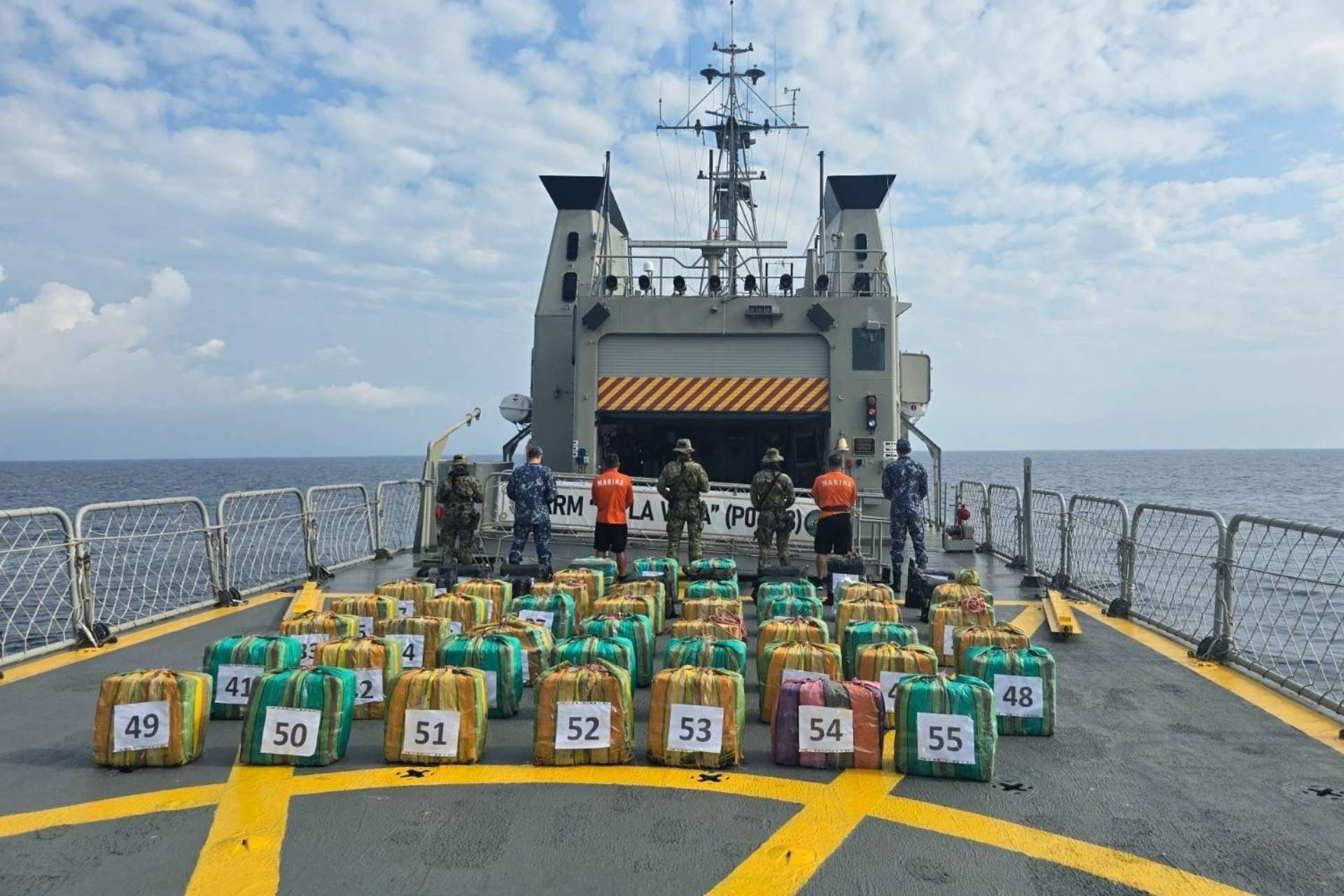 Marina asegura dos toneladas de cocaína frente a costas de Chiapas Marina asegura dos toneladas de cocaína frente a costas de Chiapas