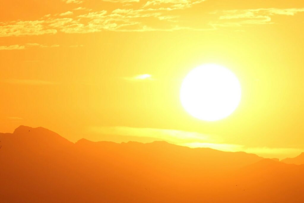 SMN prevé calor extremo y lluvias en 11 estados del país
