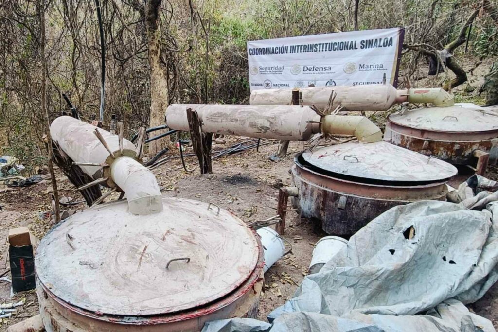 Neutralizan dos laboratorios clandestinos y un plantío de mariguana en Cosalá, Sinaloa - laboratorios-clandestinos-plantio-mariguana-bacata-cosala-sinaloa-1024x683