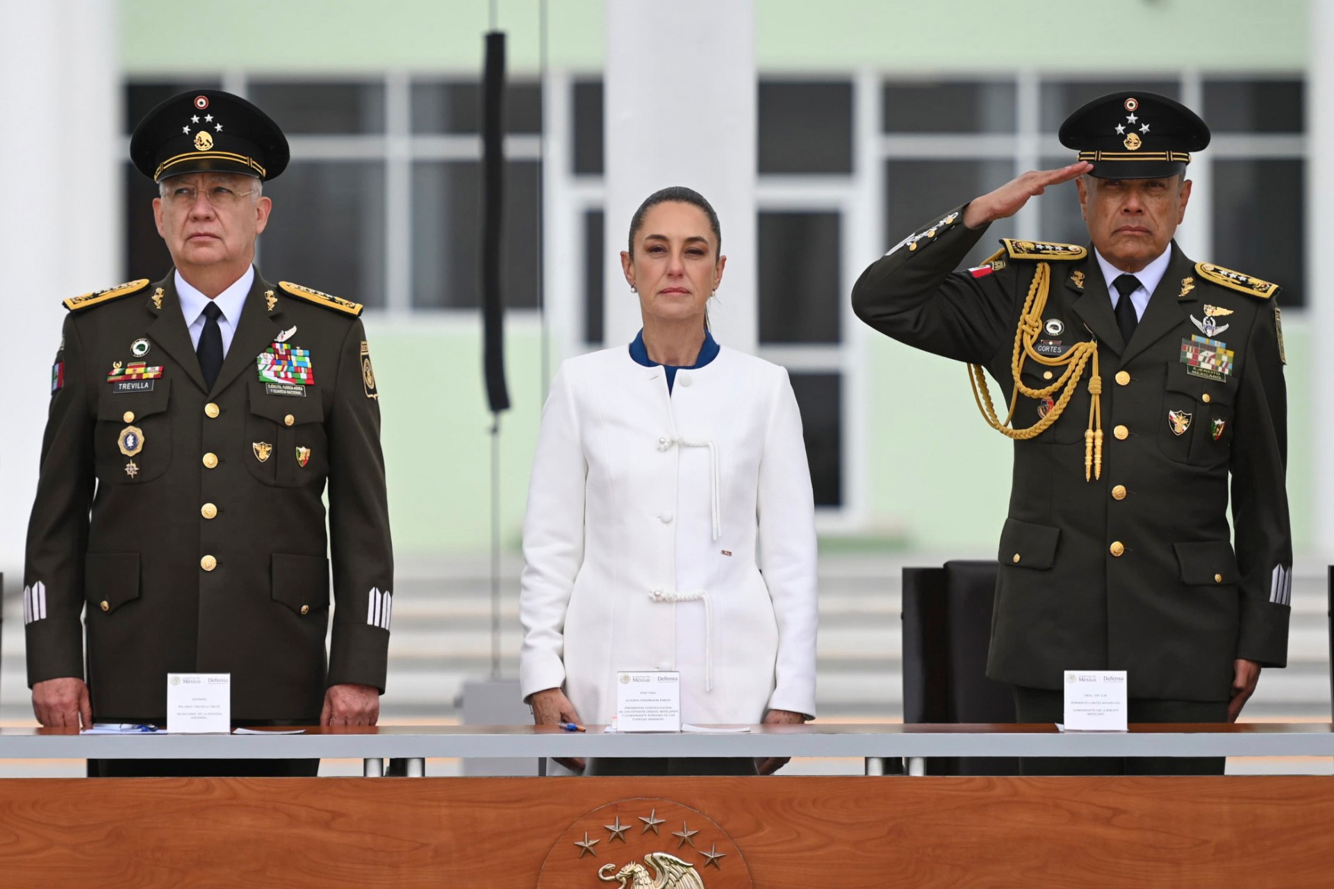 Sheinbaum anuncia aumento a percepciones del Ejército mexicano