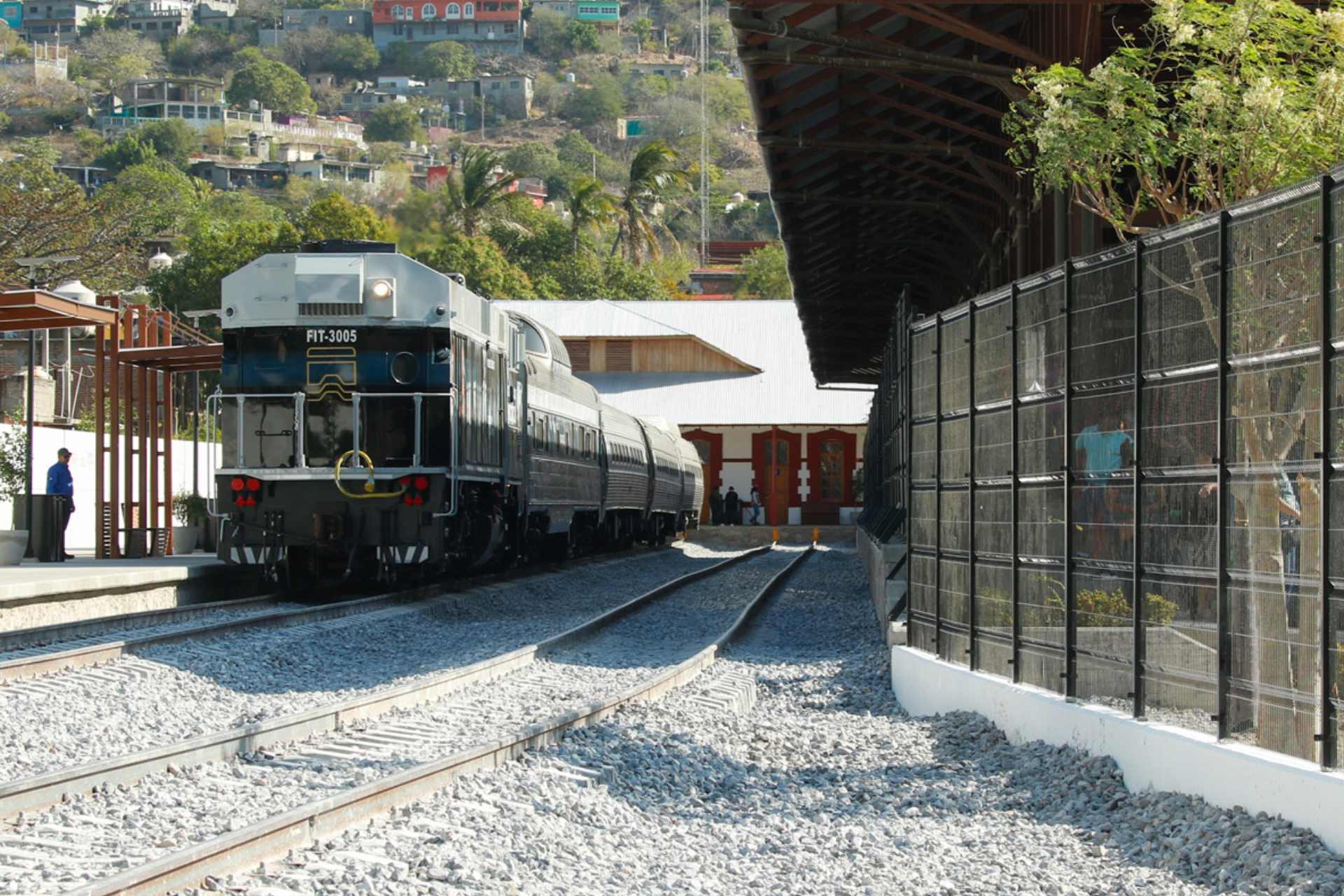 Sheinbaum anuncia que Tren Interoceánico operará al 100% en primer semestre de 2026 Sheinbaum anuncia que Tren Interoceánico operará al 100% en primer semestre de 2026