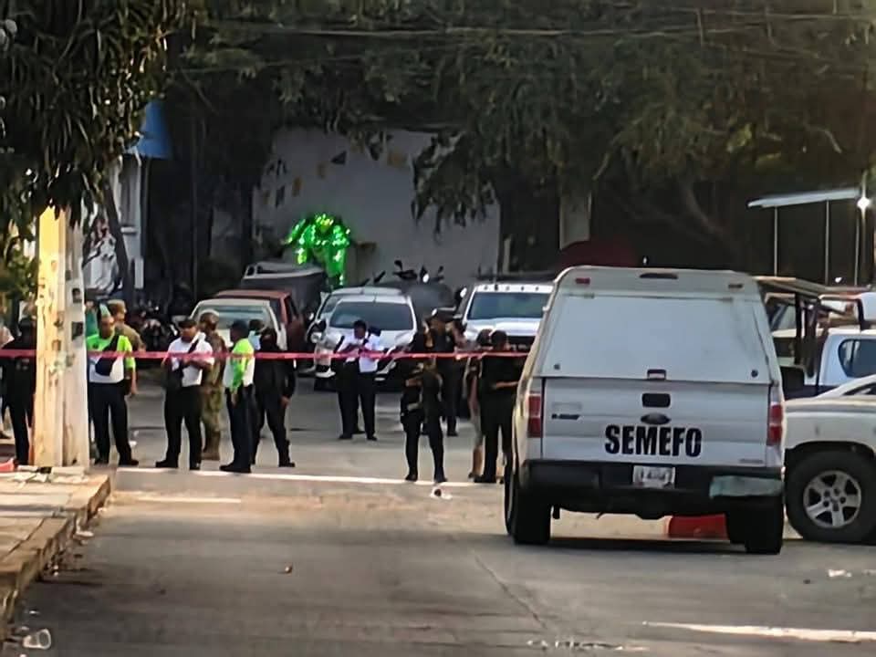 Estalla artefacto casero frente a la Secretaría de Seguridad de Acapulco; hay dos muertos