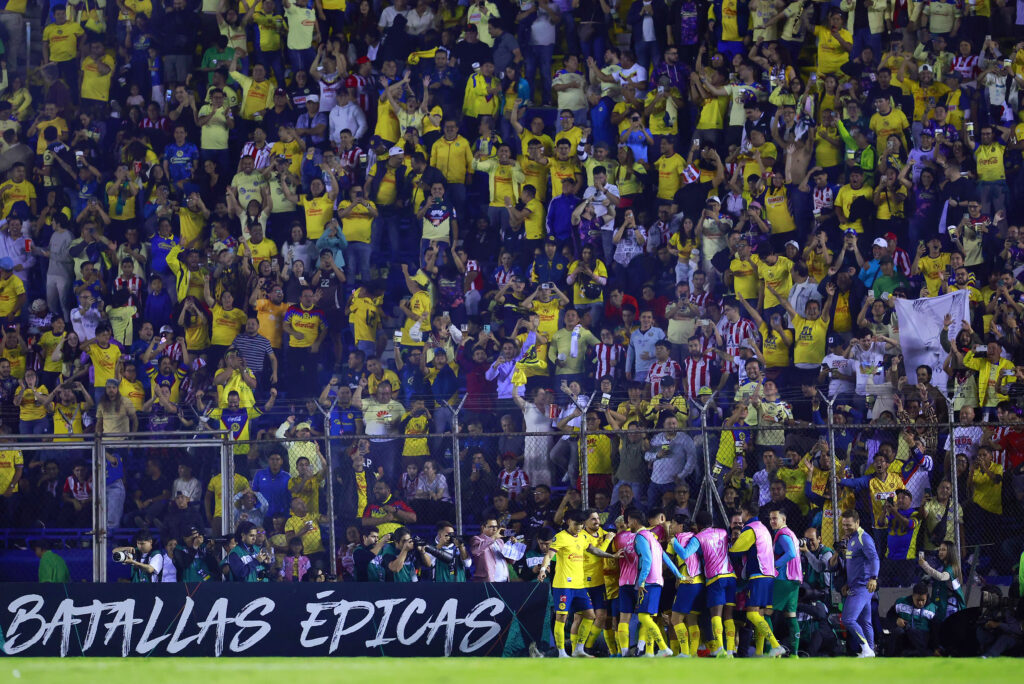 América golea a Chivas y clasifica a cuartos de final de la Copa de Campeones de la Concacaf