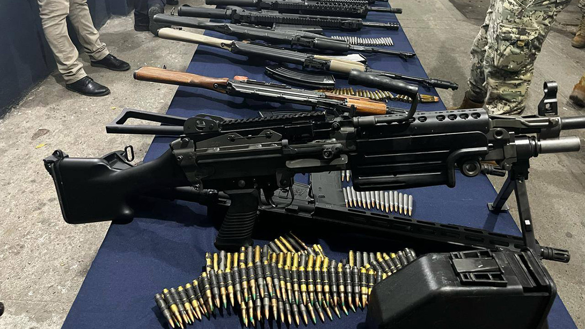 Enfrentamiento en Veracruz deja un muerto y 11 detenidos; decomisaron arsenal Enfrentamiento en Veracruz deja un muerto y 11 detenidos; decomisaron arsenal