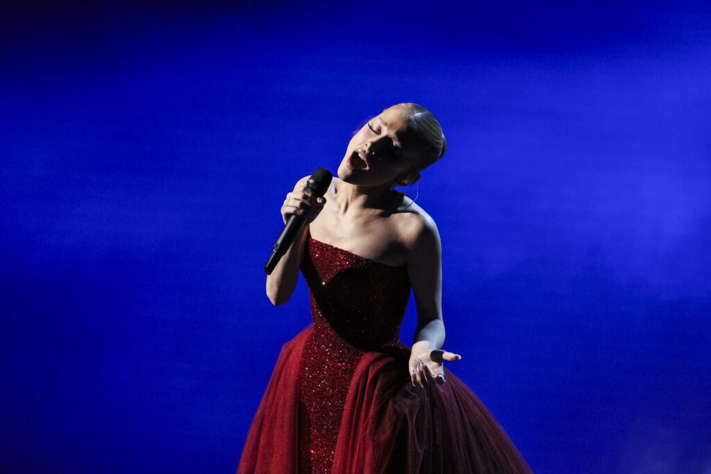 Ariana Grande se alejará de los focos ante el “constante escrutinio público”, revelan medios