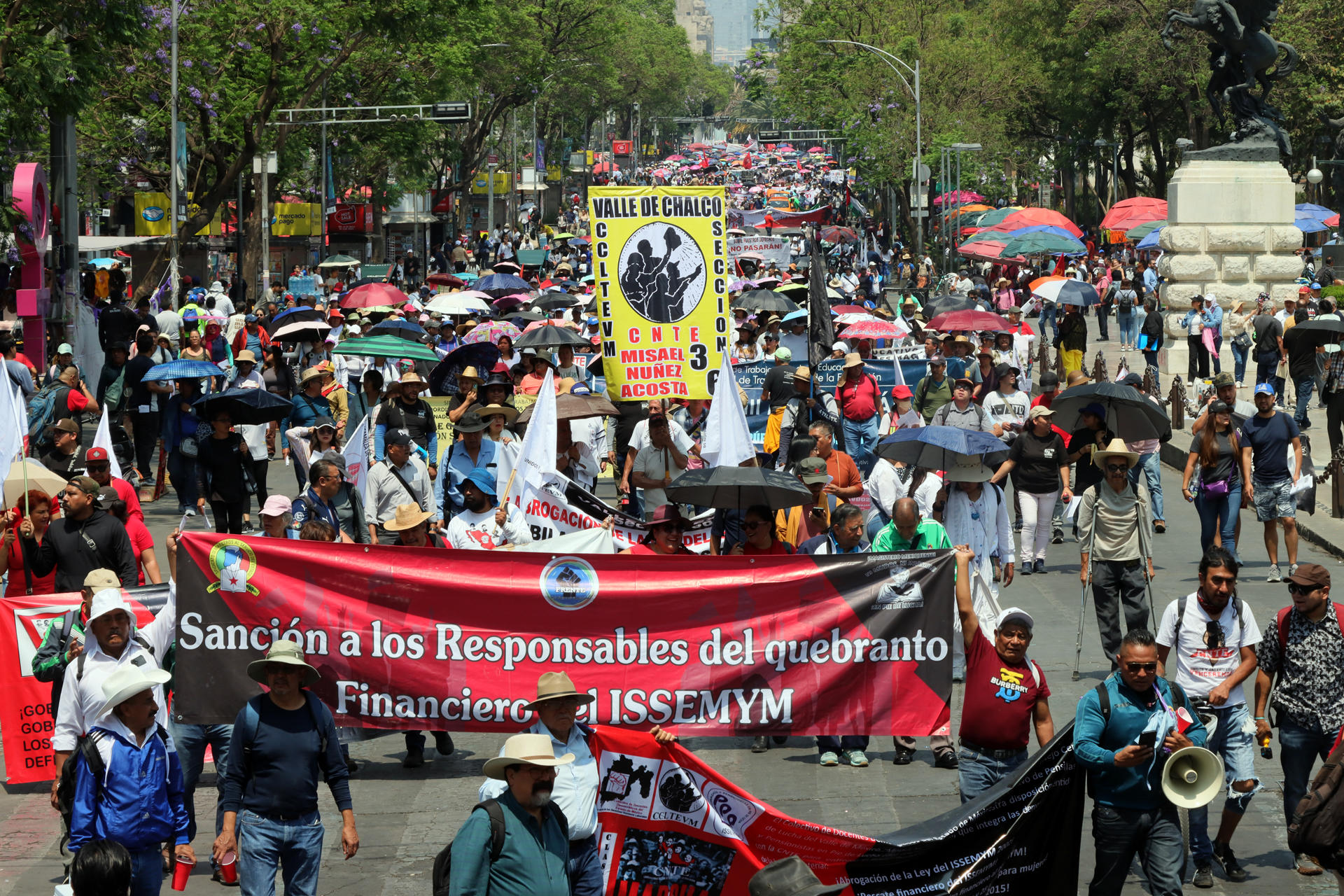 Miles de trabajadores exigen en las calles la aprobación de la reforma laboral