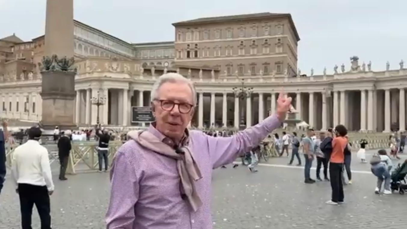 El Palacio Apostólico es la residencia oficial del papa en el Vaticano El Palacio Apostólico es la residencia oficial del papa en el Vaticano