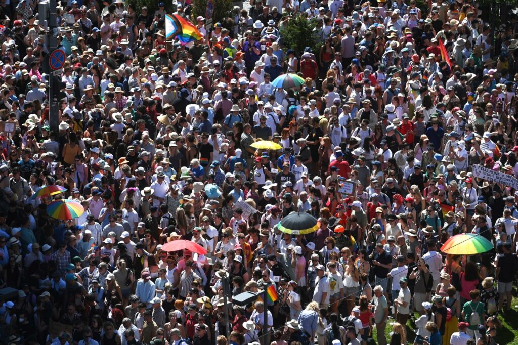 200 mil personas participan en la marcha del orgullo en Budapest - 0cec2d17ff470f24f80a90420db39366d60b8ebew-1024x682