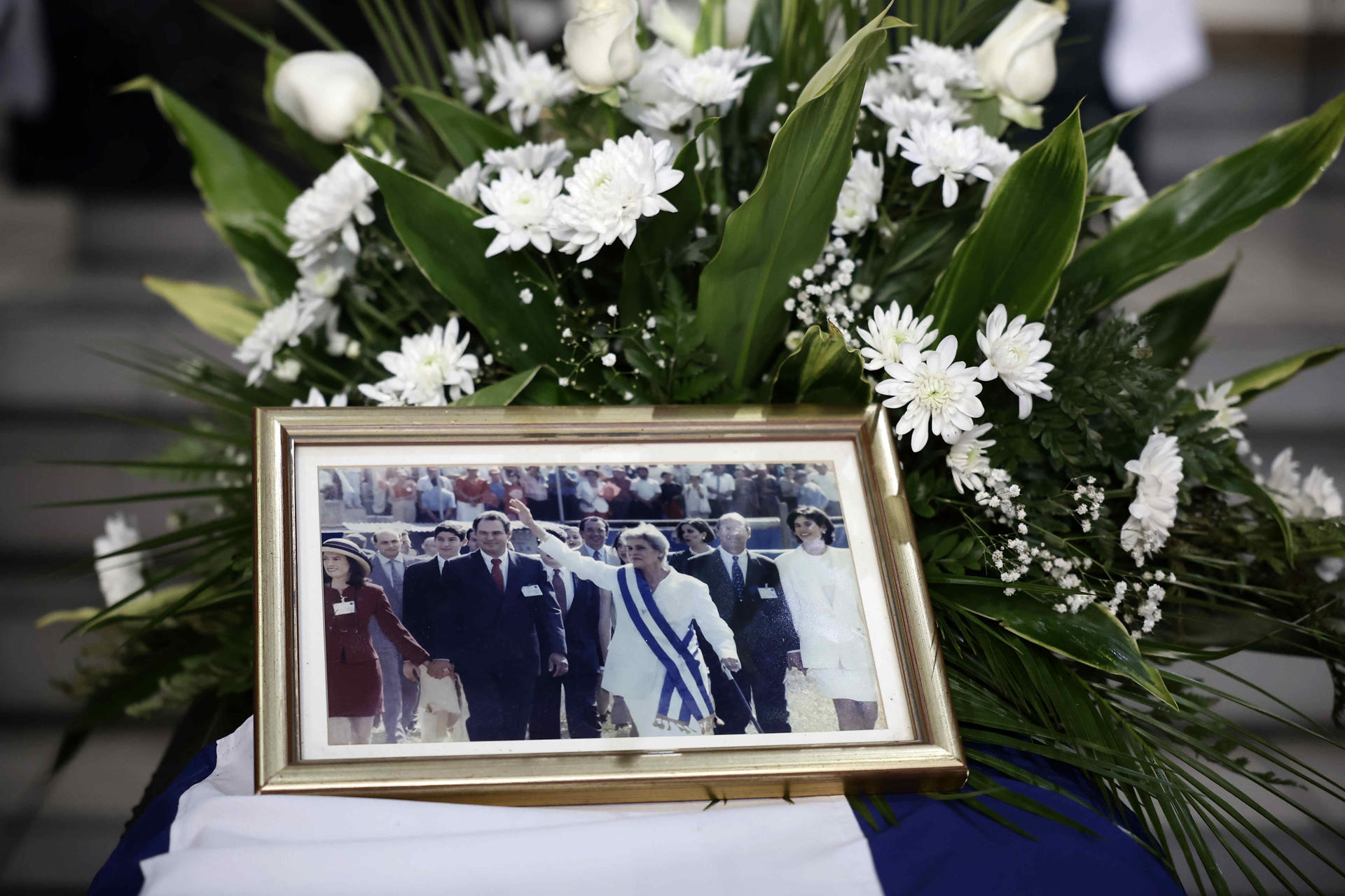 La expresidenta de Nicaragua Violeta Chamorro fue sepultada en Costa Rica