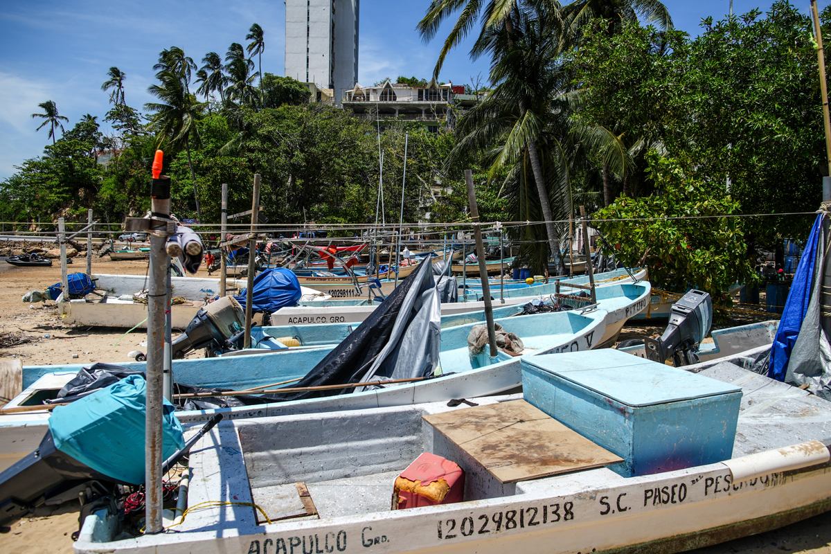 ‘Erick’ baja a huracán categoría 1 en su avance por Guerrero