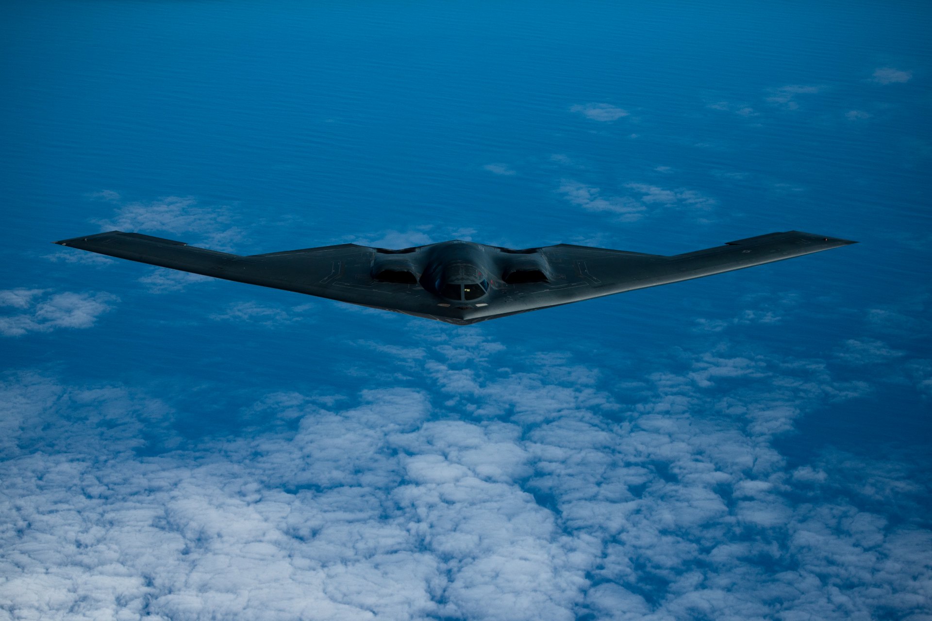 EE.UU. moviliza bombarderos B-2 hacia el Pacífico mientras Trump valora atacar Irán