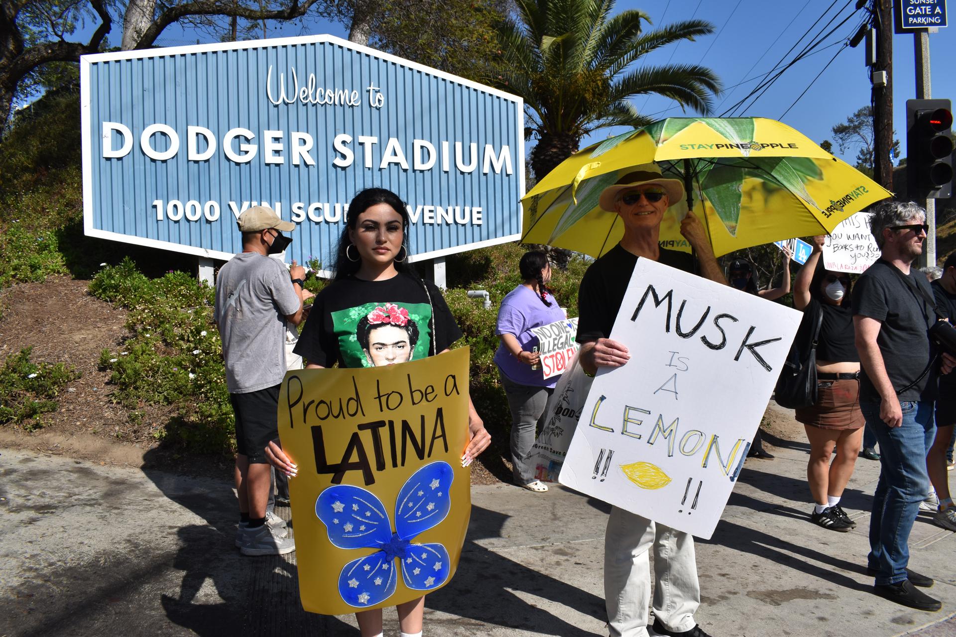 Redadas migratorias reabren heridas de la comunidad latina hacia los Dodgers Redadas migratorias reabren heridas de la comunidad latina hacia los Dodgers