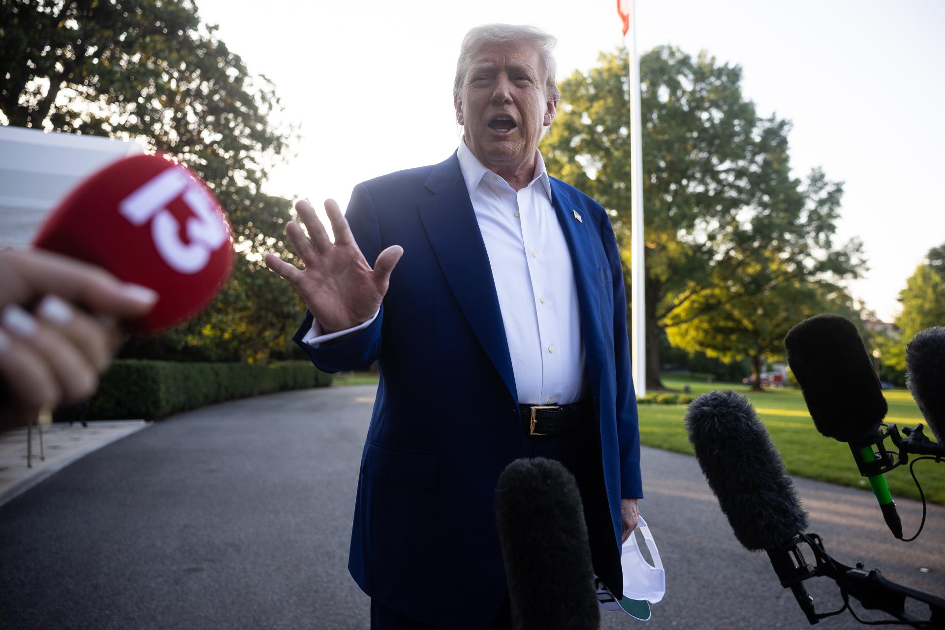 “No lances esas bombas”: Trump critica a Israel por seguir bombardeando Irán tras acuerdo de alto el fuego “No lances esas bombas”: Trump critica a Israel por seguir bombardeando Irán tras acuerdo de alto el fuego