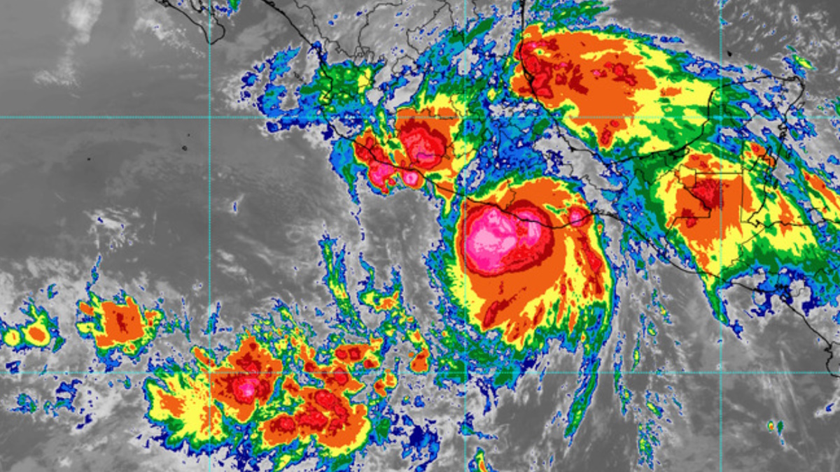 Huracán ‘Erick’ toca tierra en Oaxaca como categoría 3 Huracán ‘Erick’ toca tierra en Oaxaca como categoría 3