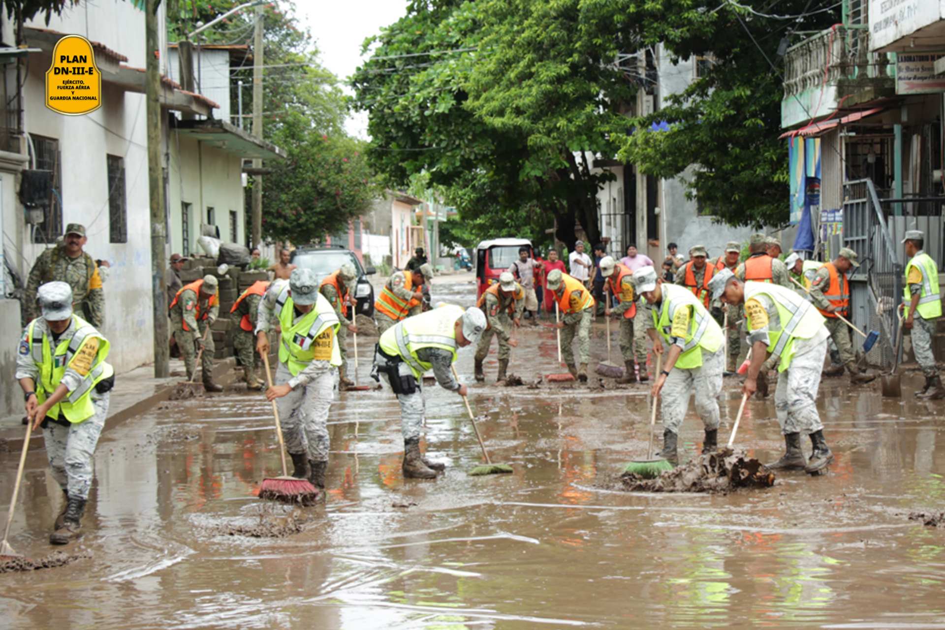 Sheinbaum agradece a las Fuerzas Armadas por su apoyo durante el huracán “Erick” Sheinbaum agradece a las Fuerzas Armadas por su apoyo durante el huracán “Erick”