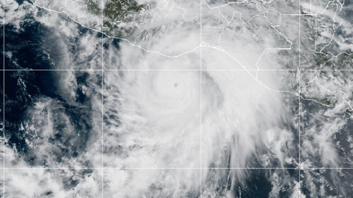 Huracán “Erick” provoca compras de pánico en Guerrero