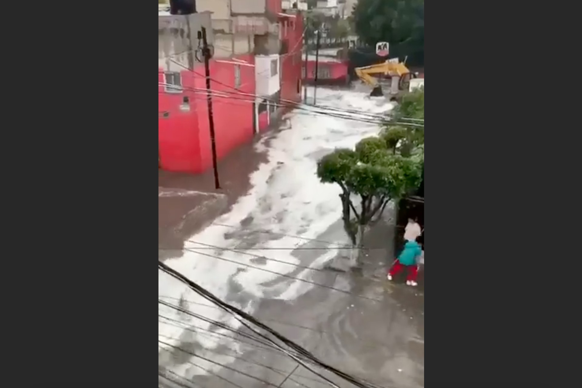 Sheinbaum anuncia apoyos a Naucalpan, Edomex, tras desbordamiento de presa Los Cuartos