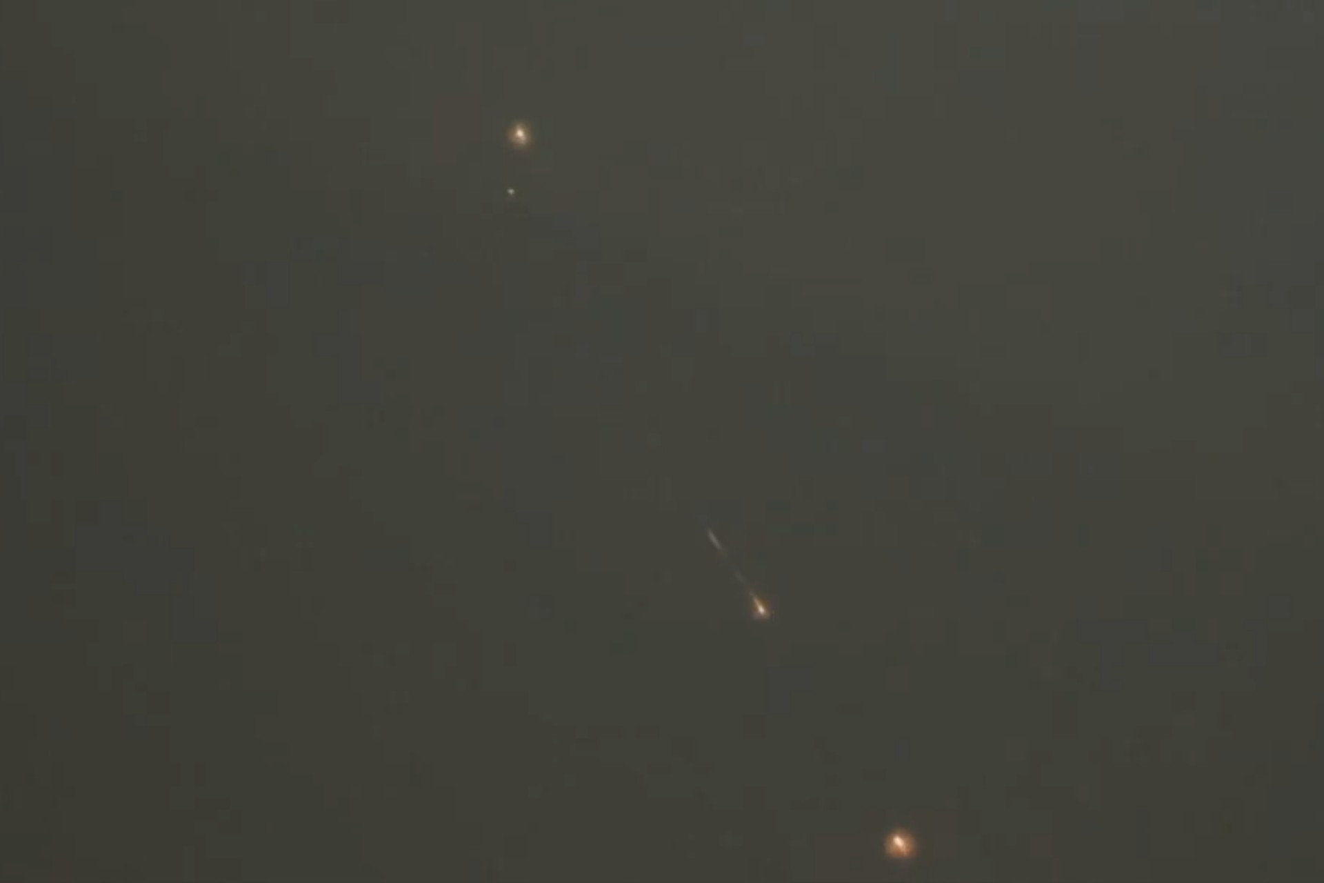 Irán ataca bases de EE.UU. en Qatar e Irak; no se reportan víctimas Irán ataca bases de EE.UU. en Qatar e Irak; no se reportan víctimas