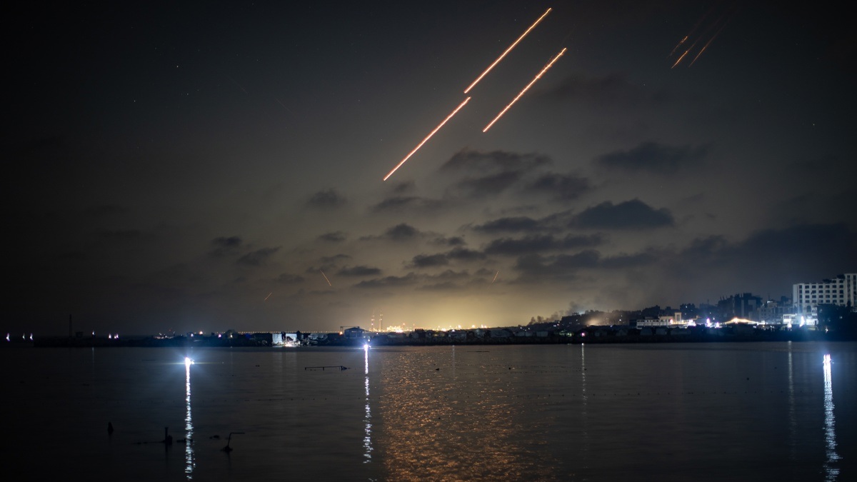 Video: Misil lanzado desde Irán impacta en Tel Aviv