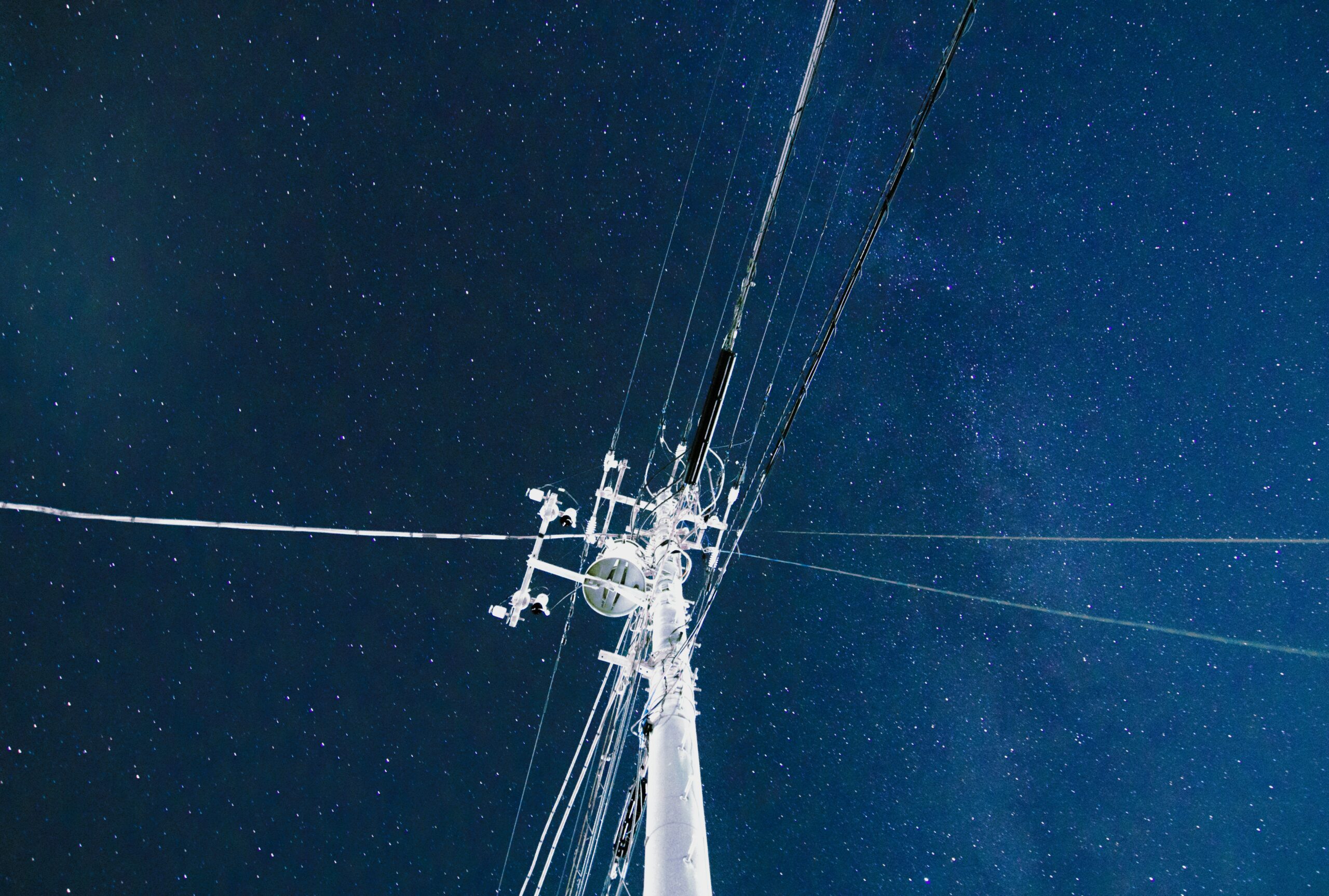 China prueba una conexión láser satelital cinco veces más rápida que Starlink