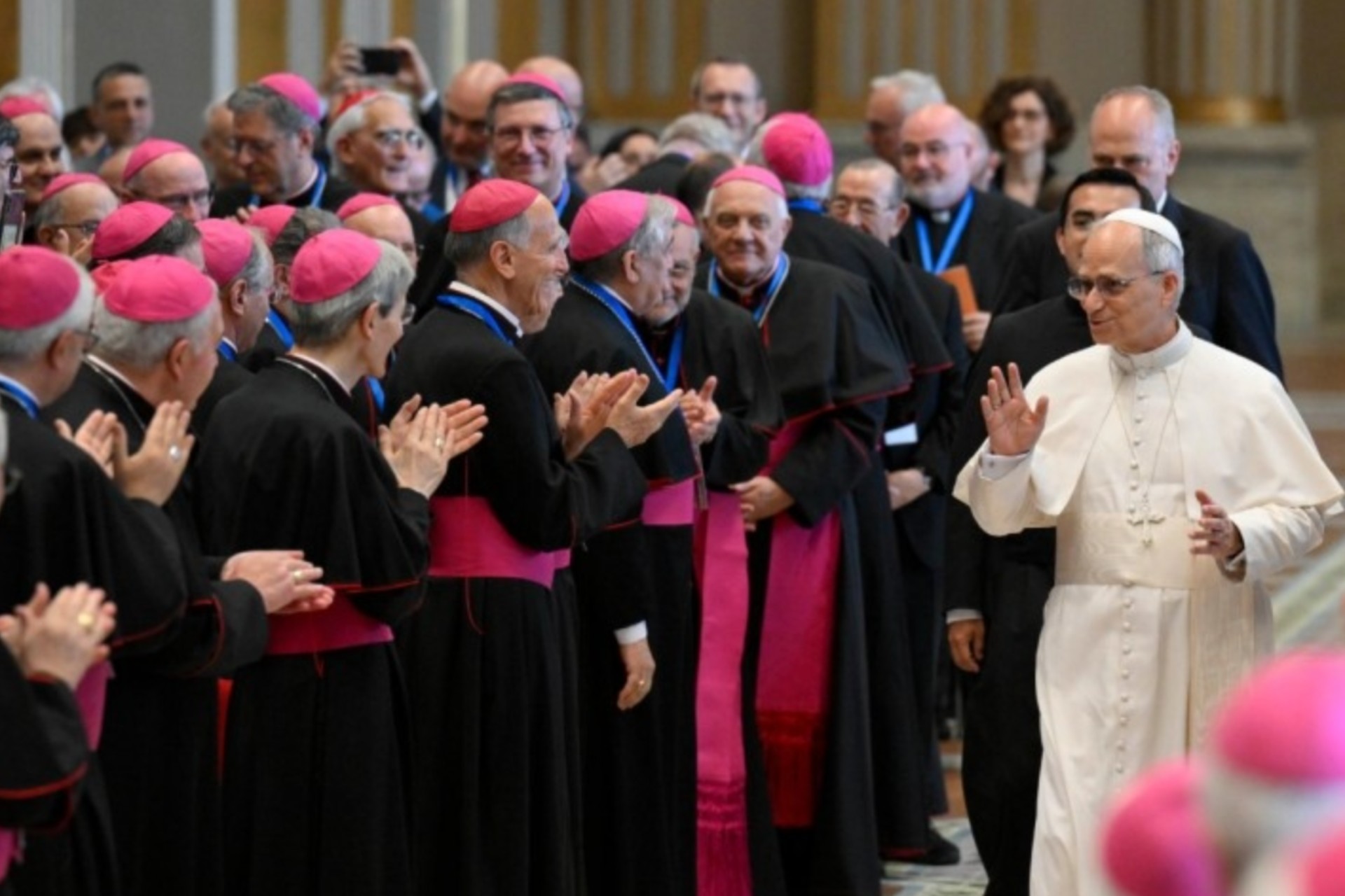 Papa León XIV alerta que la dignidad humana corre el riesgo de ser aniquilada por algoritmos