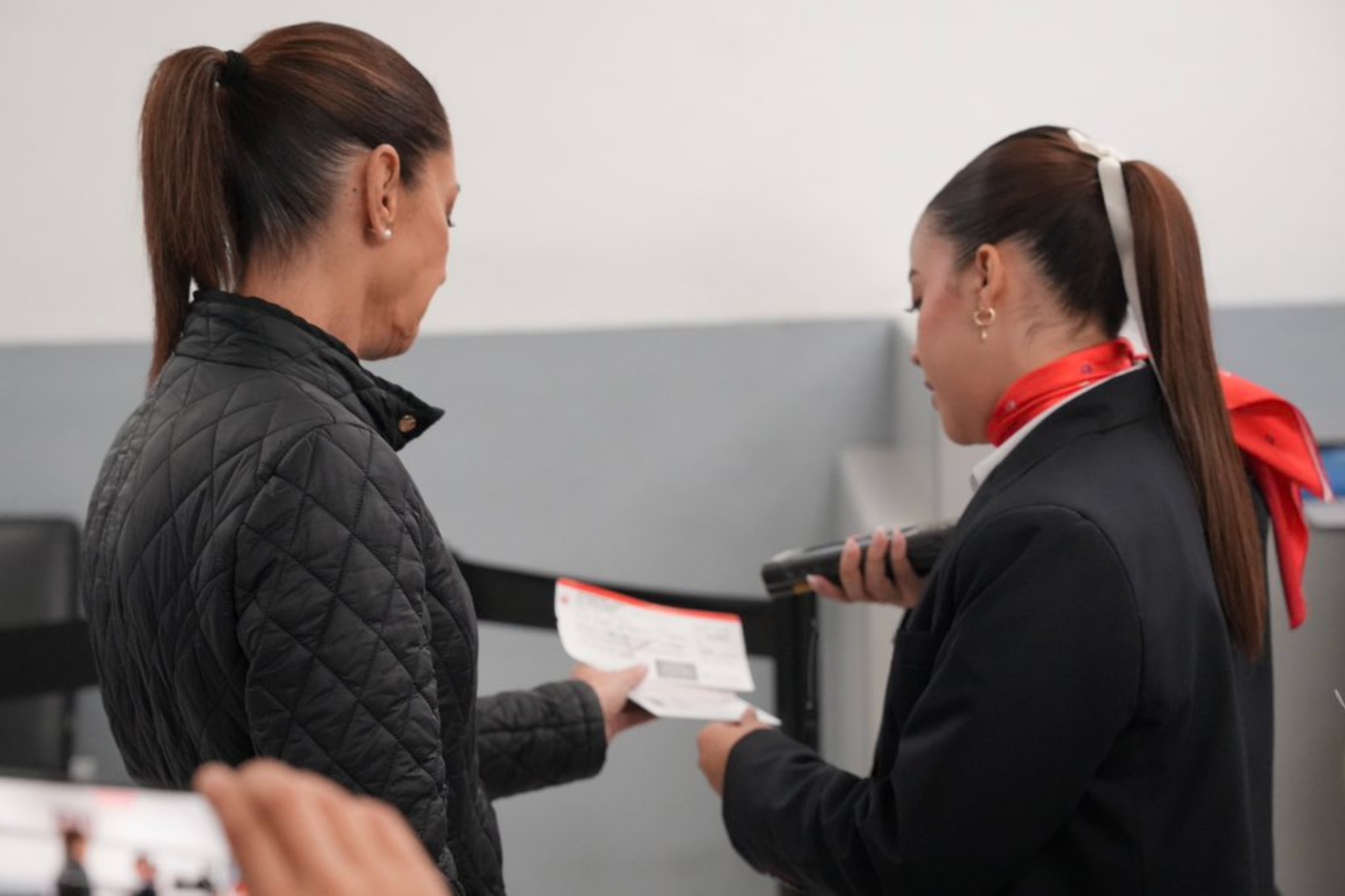 Sheinbaum parte rumbo a la cumbre del G7 en Canadá