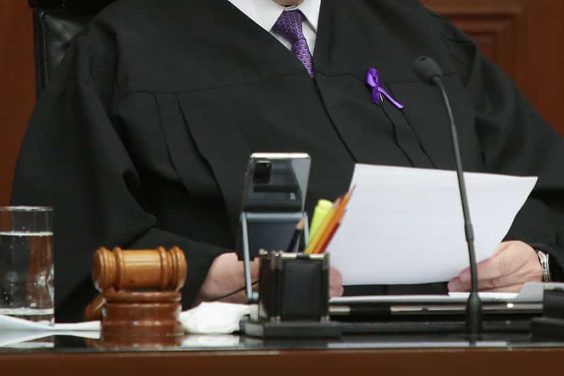 Sheinbaum deja al Congreso decisión de si ministros usan toga