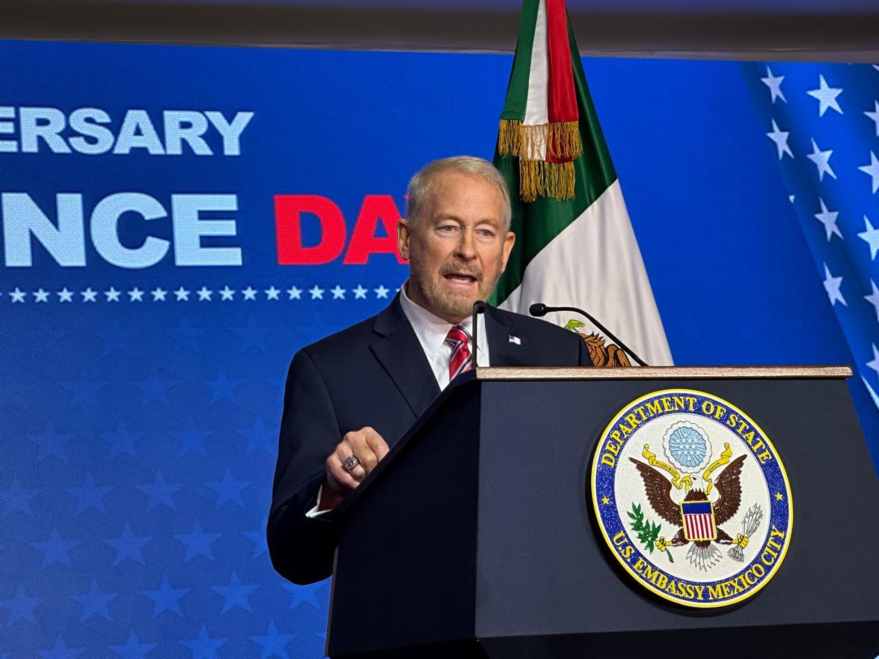 El embajador Johnson destaca lazos de EE.UU. con México