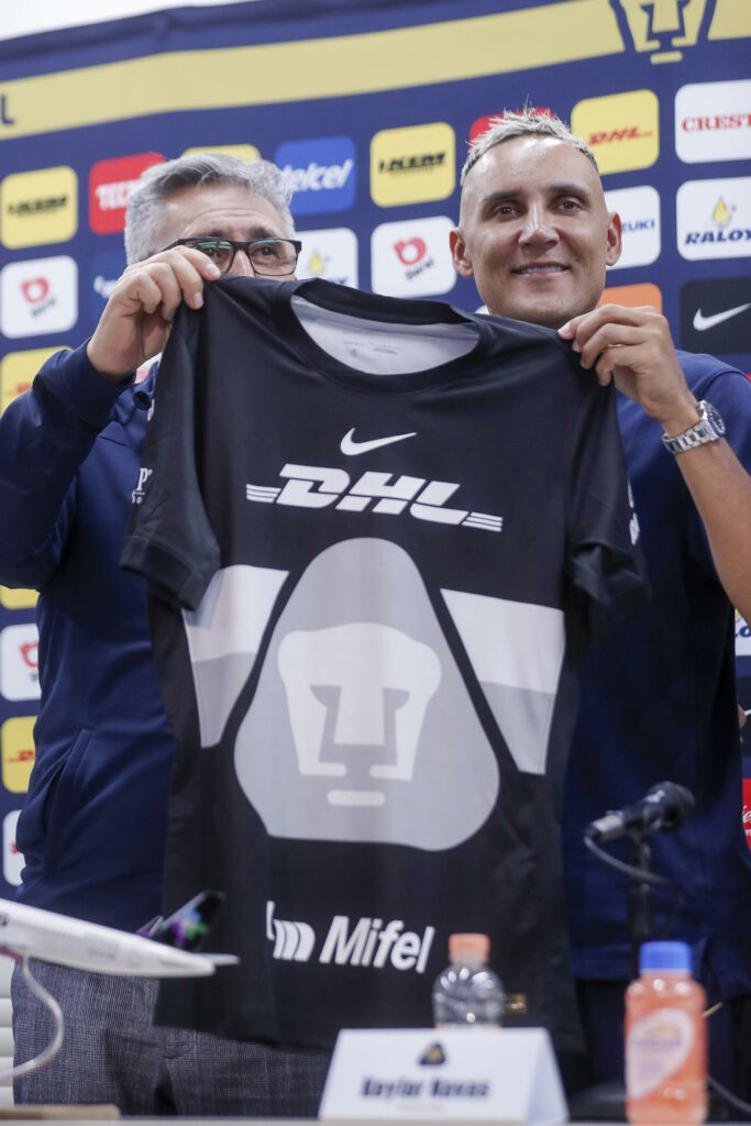 Keylor Navas dice que Miguel Herrera le ayudó a tomar la decisión de fichar por los Pumas - a58d69250dbf78db3bdbef7da4e503aef510f16cw-683x1024