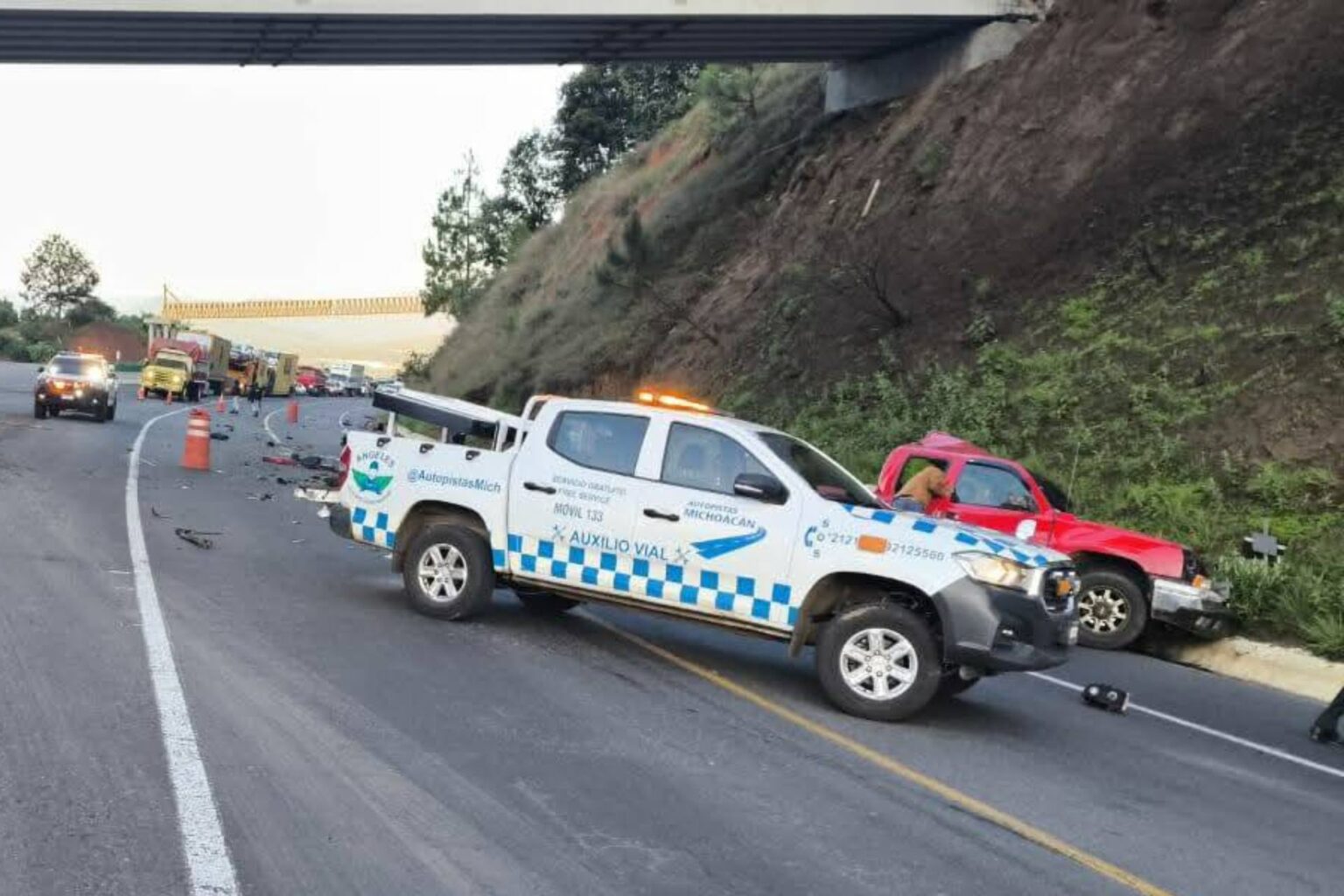Accidente en Autopista Siglo XXI de Michoacán deja seis muertos