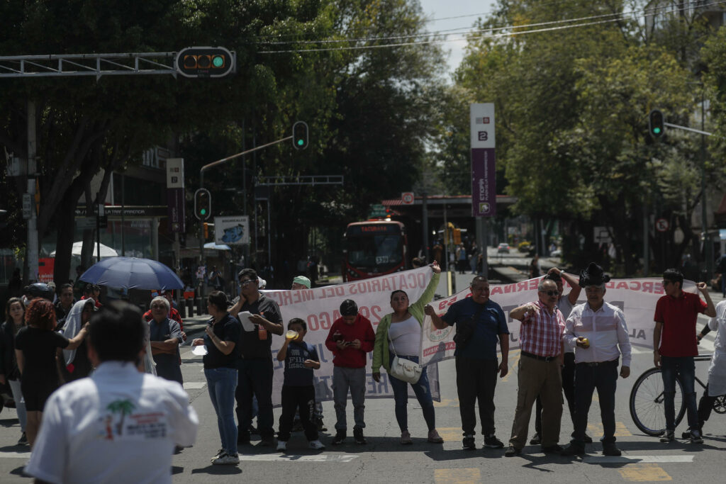 Comerciantes de Ciudad de México exigen la cancelación del Programa de Abasto Popular - b036b23b066b61a85501fe8e61f710f8986a66d6w-1024x683