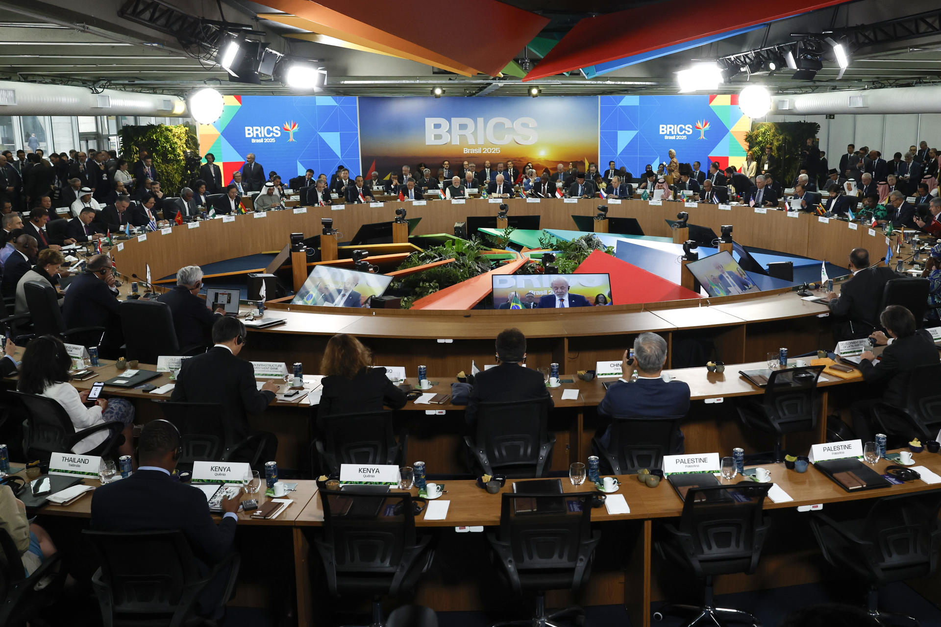 Sheinbaum rechaza amenaza de Trump de aranceles adicionales a los BRICS