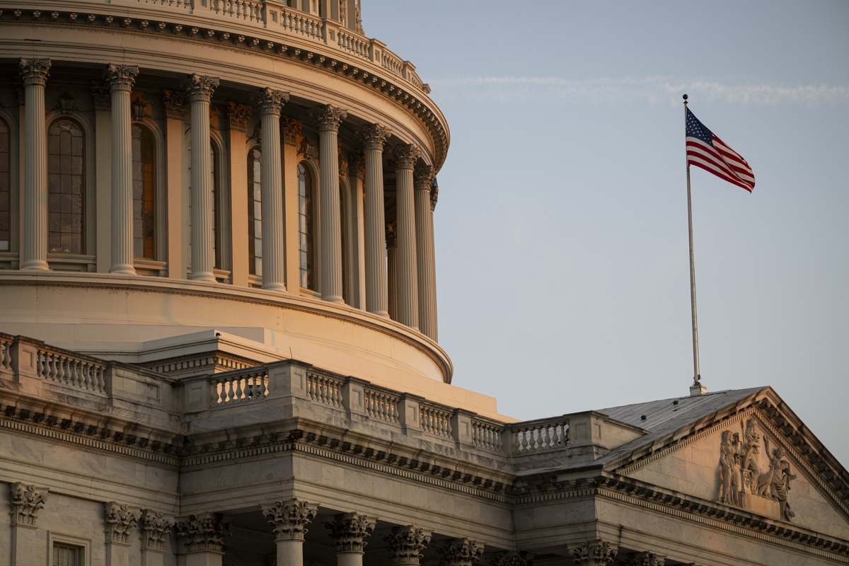 Trump logra avanzar su plan fiscal a voto final en la Cámara Baja