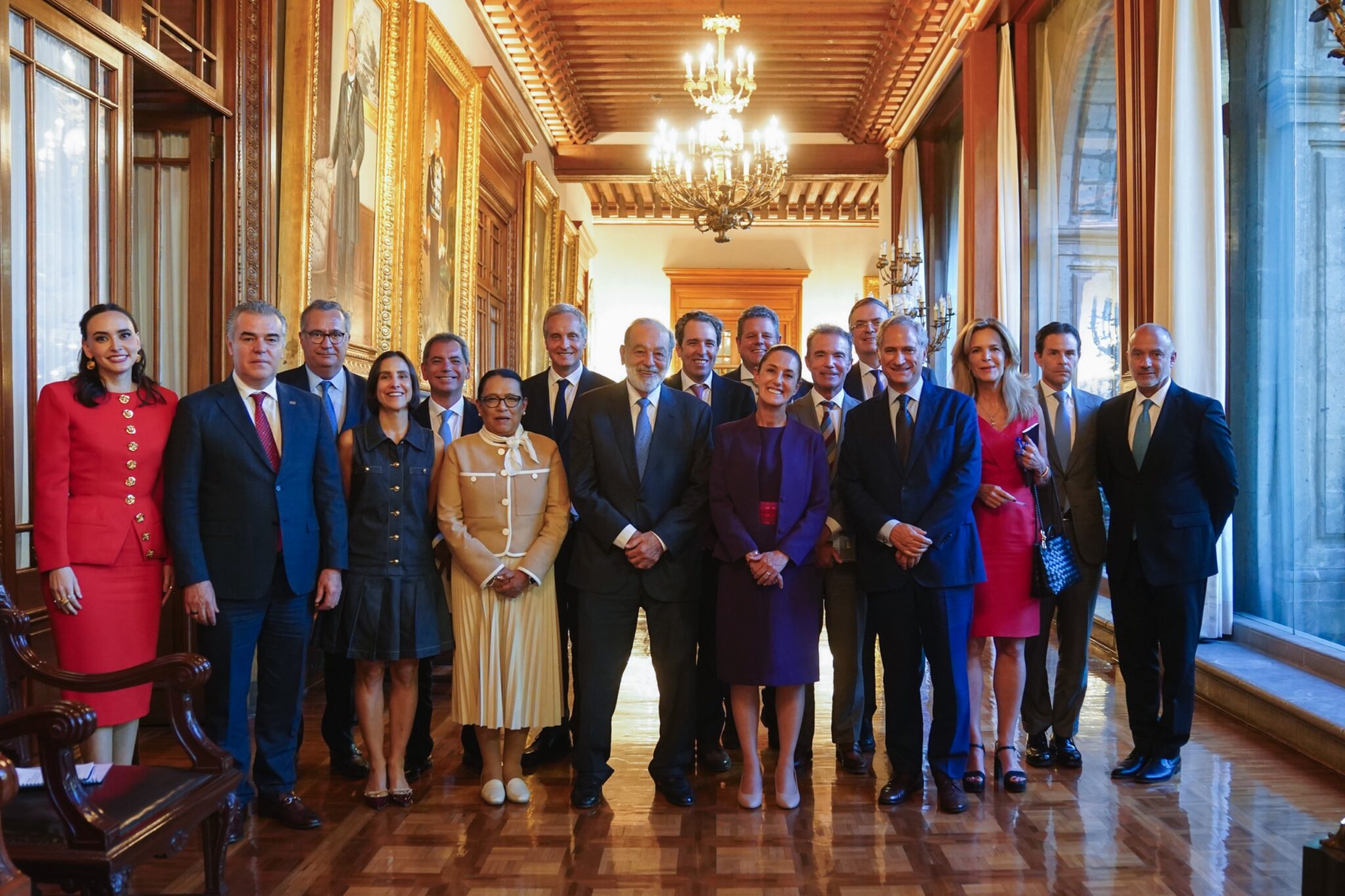 Claudia Sheinbaum se reúne con empresarios en Palacio Nacional
