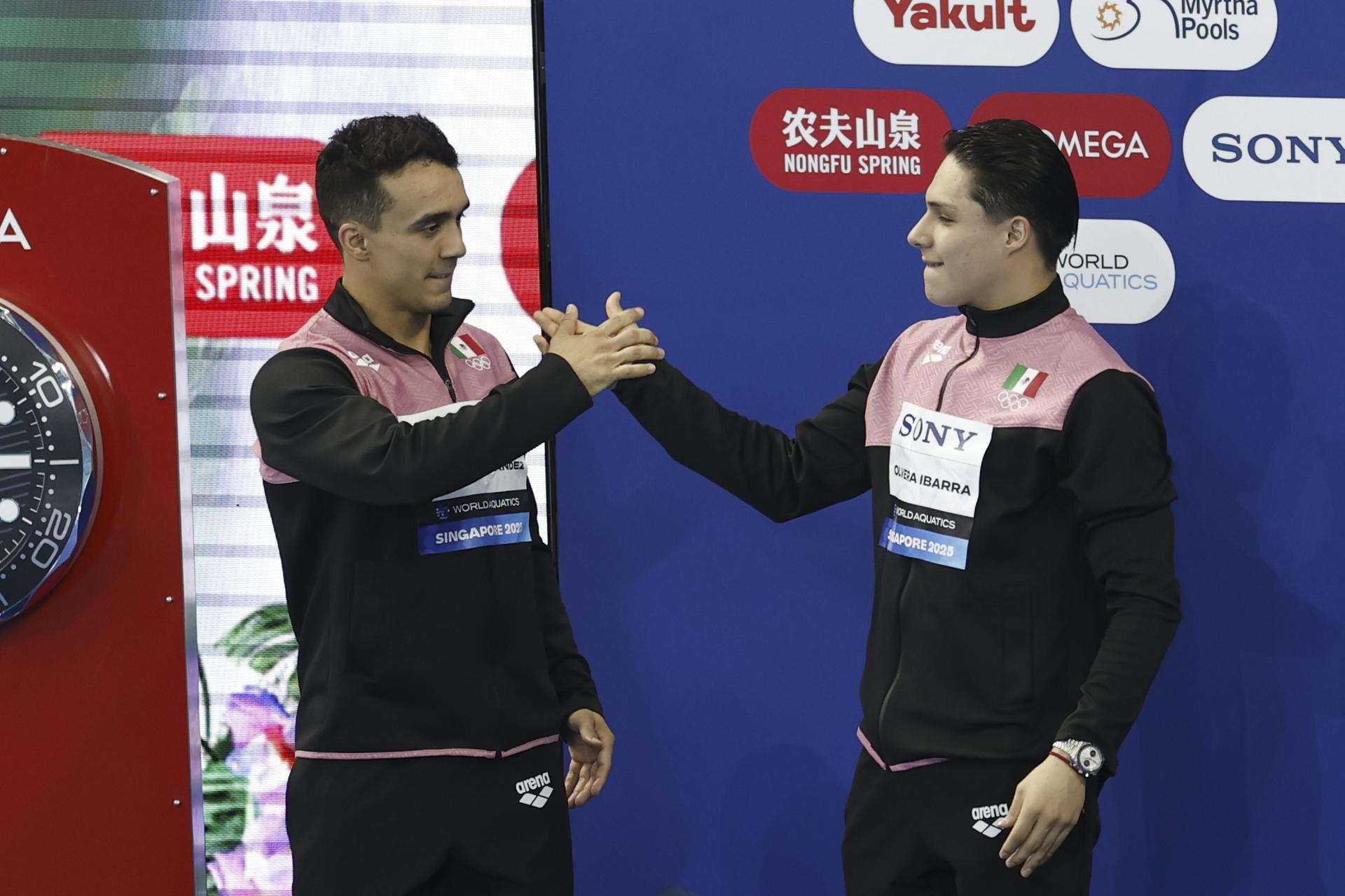 Defensa felicita a 4 clavadistas militares que obtuvieron medalla en el Mundial de Deportes Acuáticos Singapur 2025