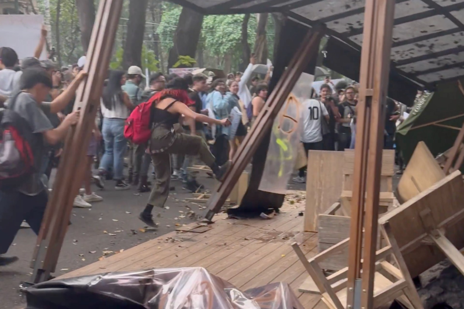 Brugada anuncia “estrategia especial” contra la violencia en marchas en CDMX, tras lo ocurrido en la Condesa Brugada anuncia “estrategia especial” contra la violencia en marchas en CDMX, tras lo ocurrido en la Condesa