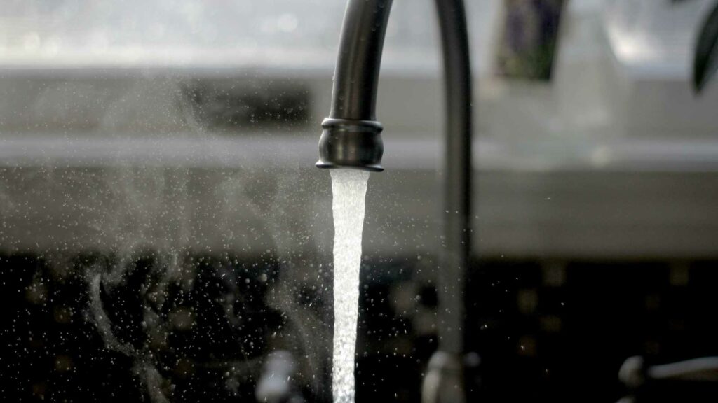 Cortes de agua afectarán colonias de Tláhuac y Cuajimalpa por trabajos de reparación