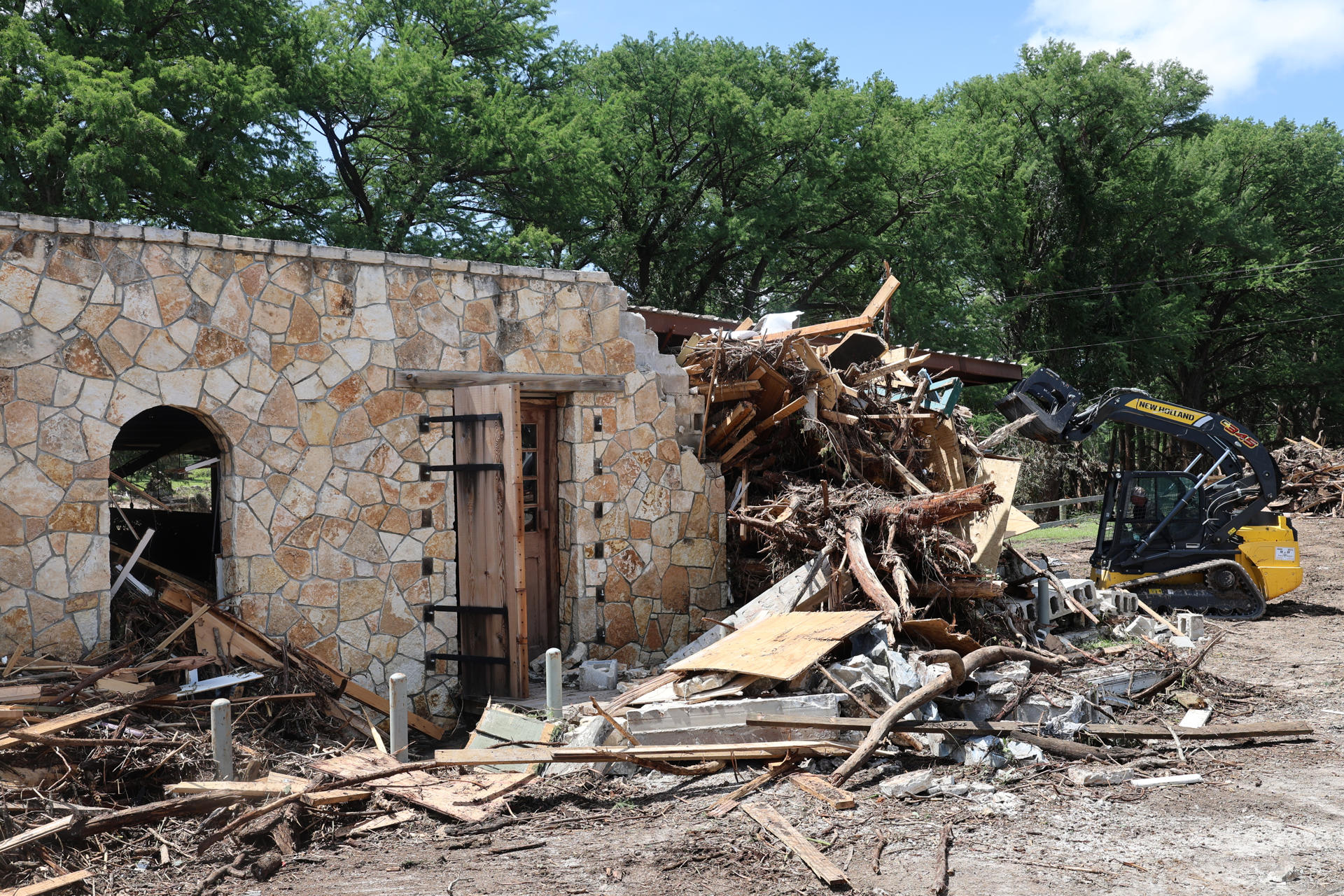 Aumentan a 119 los muertos por las inundaciones en Texas