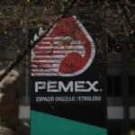 Pemex atiende fuga de hidrocarburo en Salina Cruz, Oaxaca