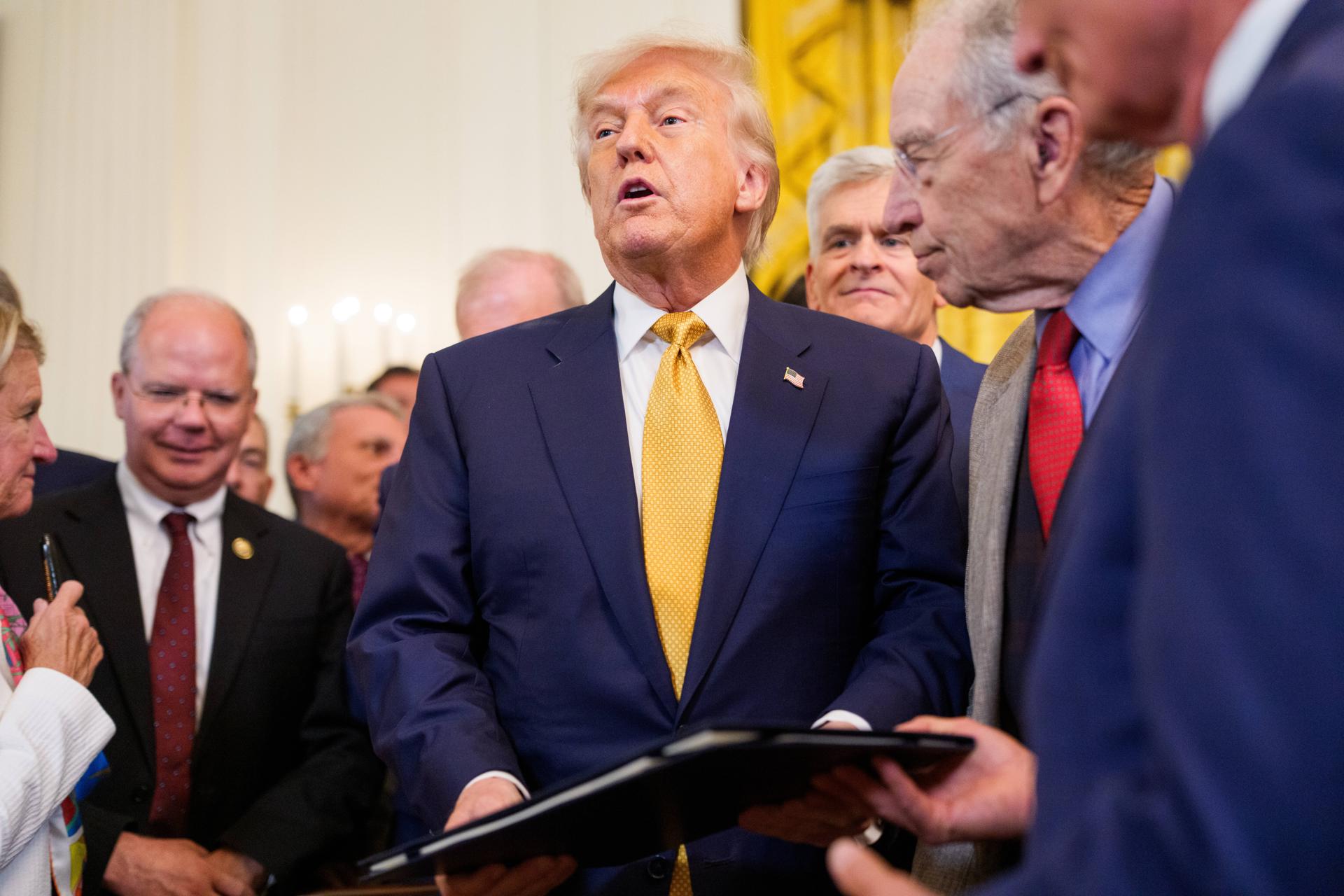 Trump ordena divulgar el testimonio del gran jurado que acusó formalmente a Epstein Trump ordena divulgar el testimonio del gran jurado que acusó formalmente a Epstein
