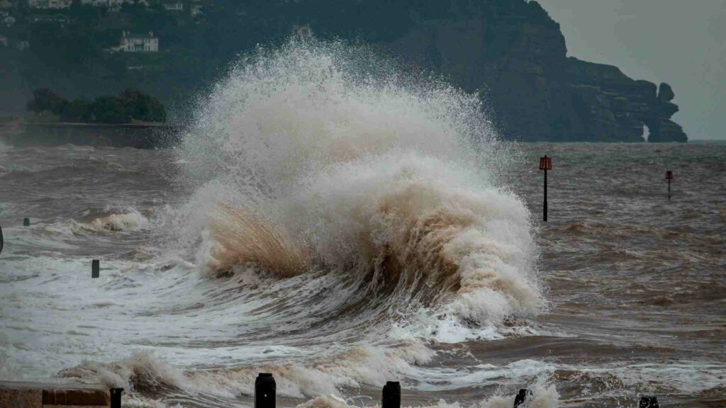 El Salvador cancela la amenaza de tsunami tras terremoto de 7.7 en Panamá
