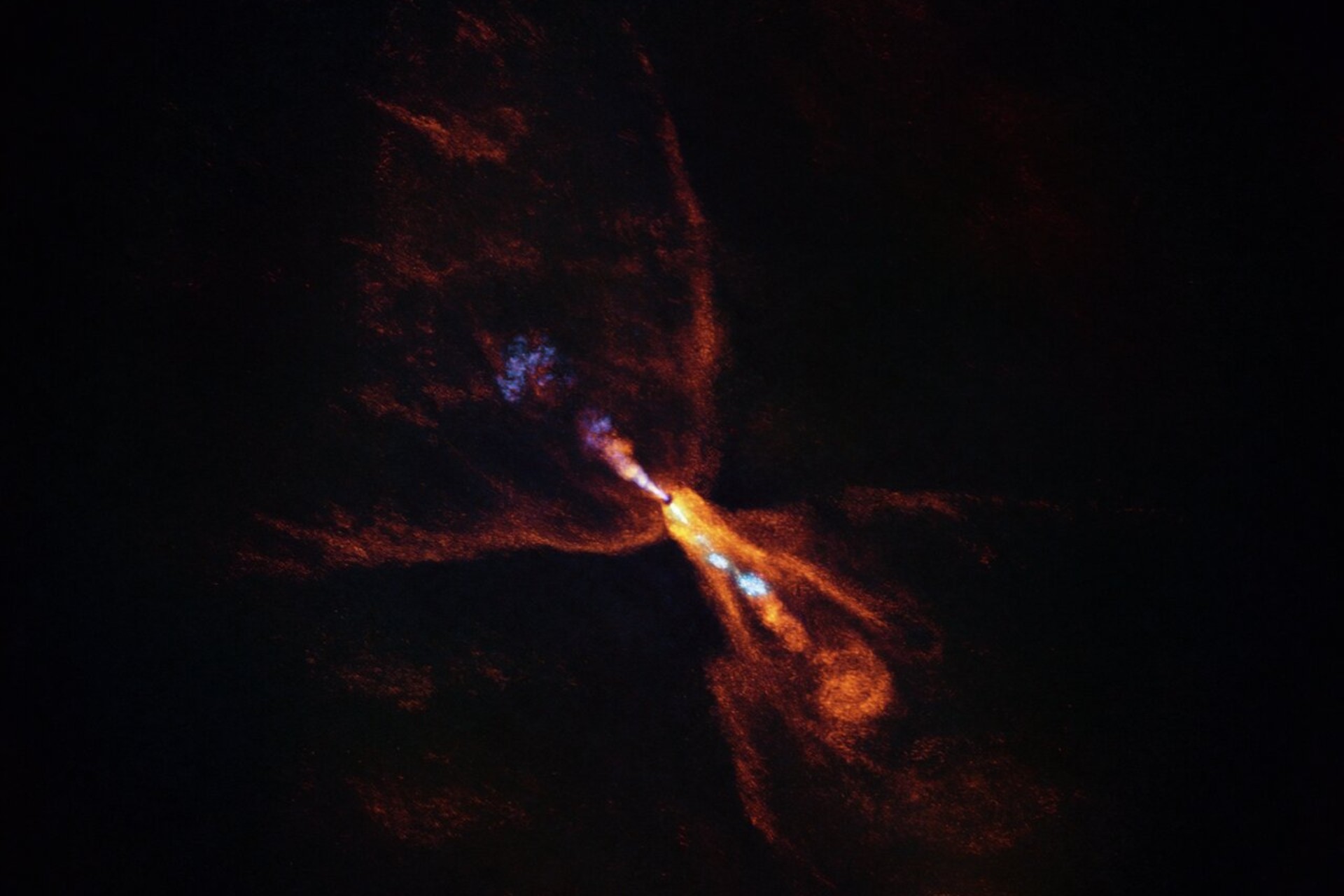 Video: Astrónomos son testigos, por primera vez, del amanecer de un nuevo sistema solar Video: Astrónomos son testigos, por primera vez, del amanecer de un nuevo sistema solar