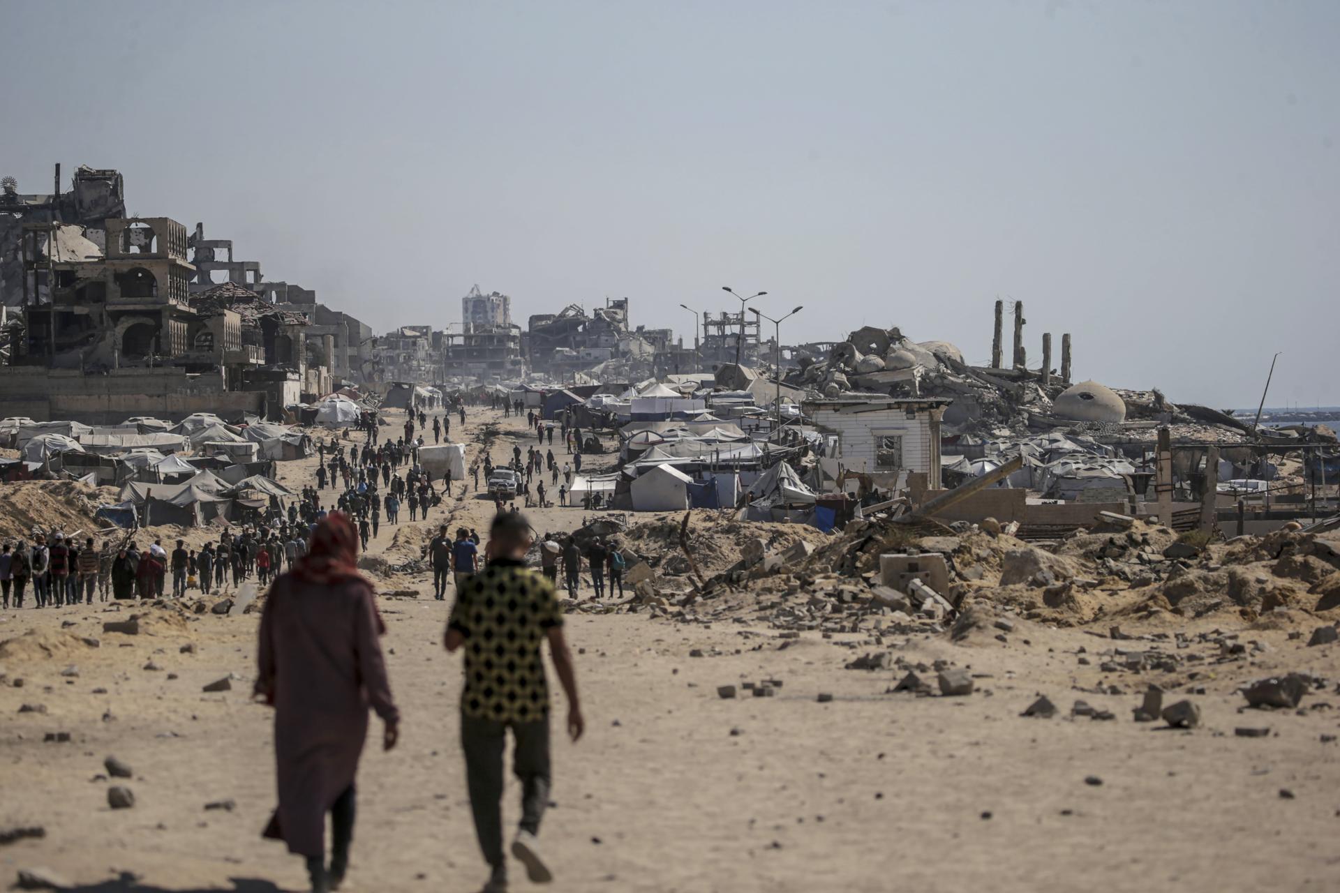 Israel reanudará el lanzamiento de ayuda humanitaria por aire en Gaza Israel reanudará el lanzamiento de ayuda humanitaria por aire en Gaza