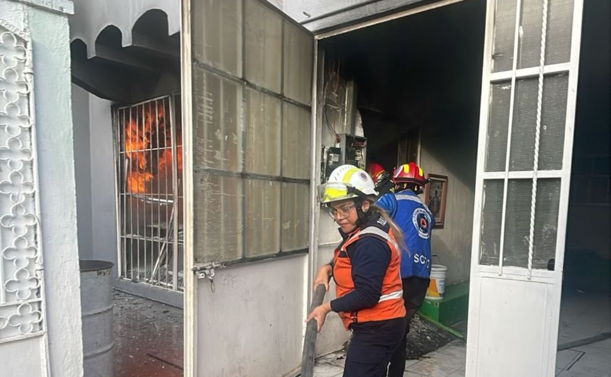 Video: Incendio consume casa en la colonia Narvarte de la CDMX