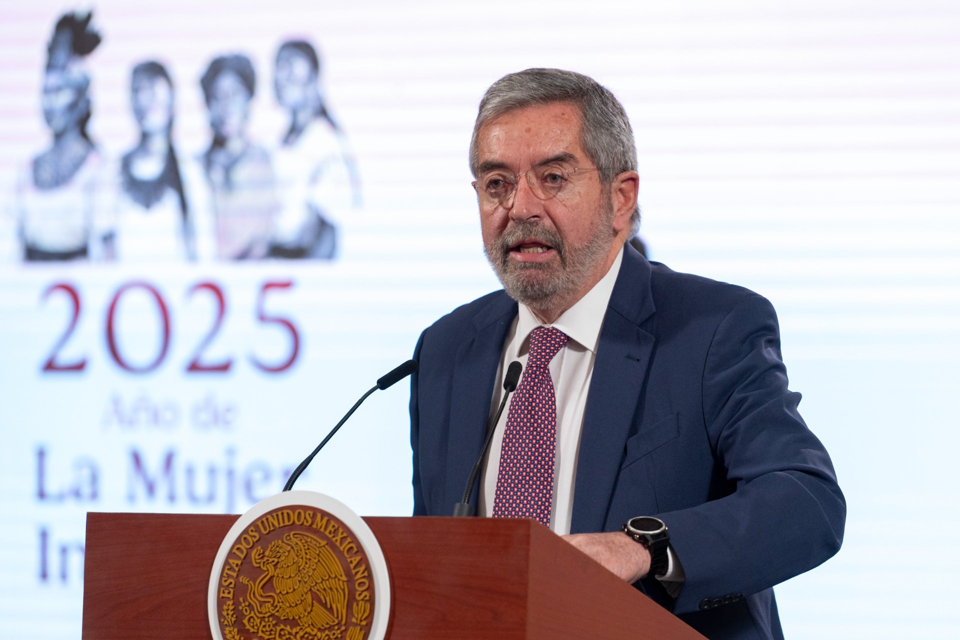 Canciller De la Fuente presenta nuevo modelo de atención consular, ¿en qué consiste?