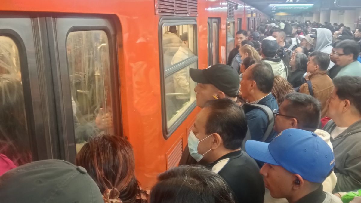 Metro CDMX hoy 2 de julio: Línea 8, con retraso en el servicio por retiro de tren Metro CDMX hoy 2 de julio: Línea 8, con retraso en el servicio por retiro de tren