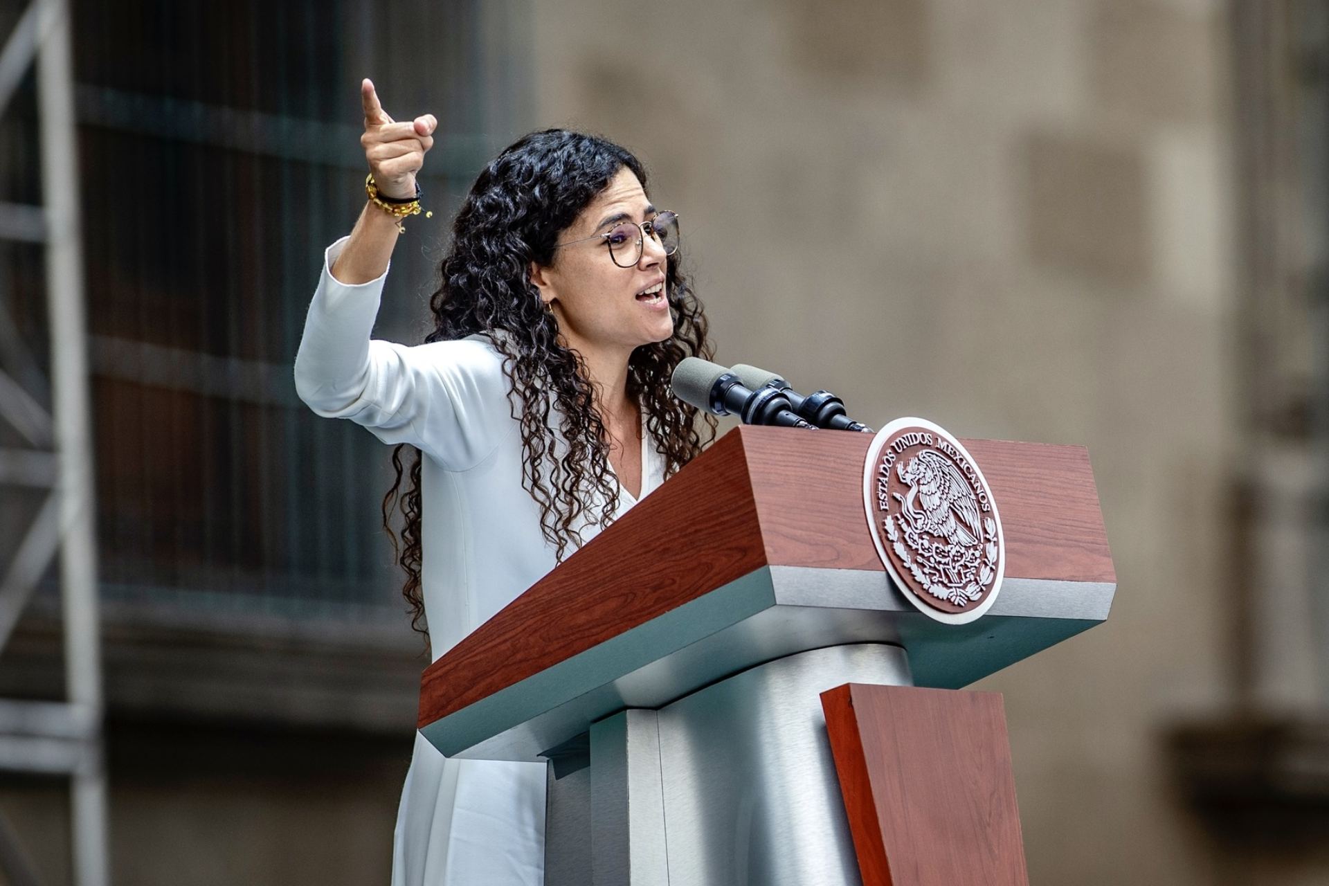 Luisa Alcalde exhorta a morenistas, incluidos sus dirigentes, a “vivir en justa medianía”;
