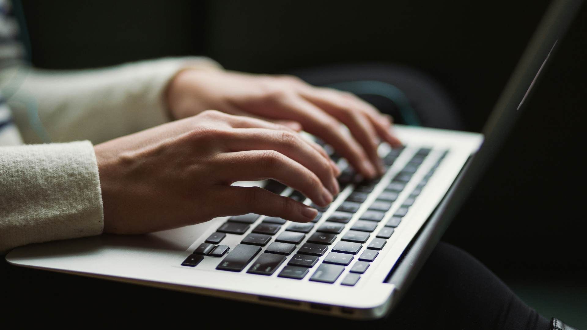 ONG advierte sobre los “monstruos” que amenazan en internet a los menores en Latinoamérica