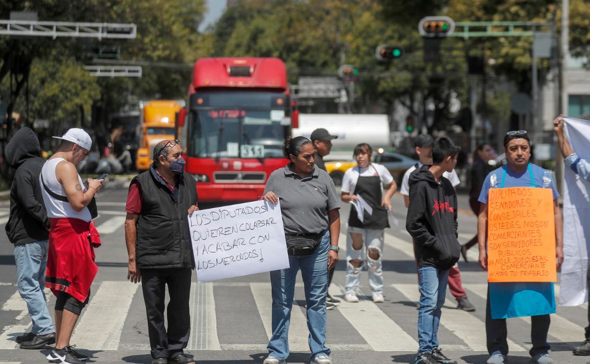 Conductores de aplicación y locatarios de mercados protestarán hoy lunes 4 de agosto en CDMX Conductores de aplicación y locatarios de mercados protestarán hoy lunes 4 de agosto en CDMX